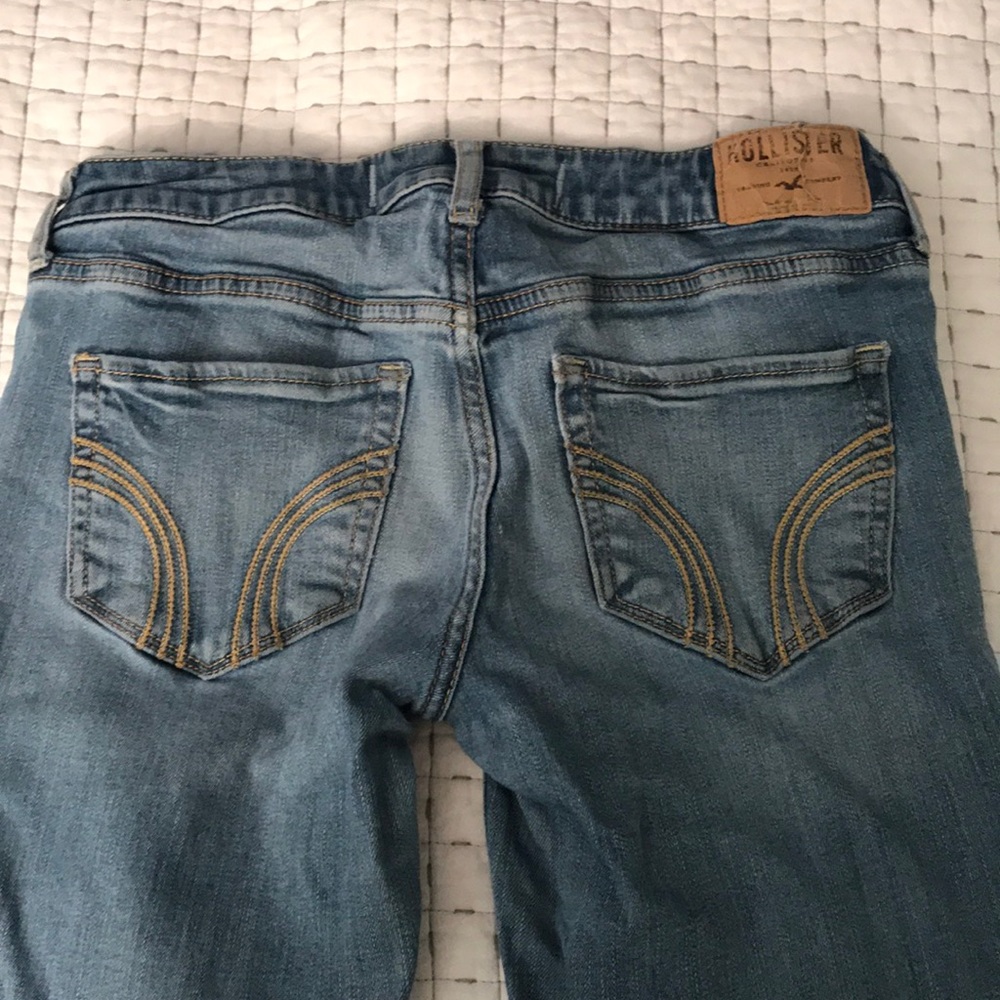 SOLD Hollister Light Wash Skinny Jeans - Picture 2 of 4